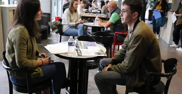 photo  quatorze entreprises seront présentes au job dating organisée mercredi 10 mai à saint-georges-des-groseillers (orne).  &copy;  archives 