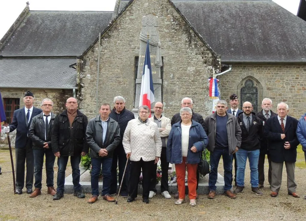 La ChapelleSaintAubert. Quinze insignes remis à la commémoration du 8
