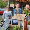photo les bénévoles des amis de la chapelle de flacé vendaient des plants de légumes.