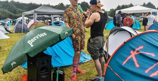 photo  l’arrivée au camping des festivaliers d’art sonic, le vendredi 22 juillet 2022, à briouze.  &copy;  archives martin roche / ouest-france 