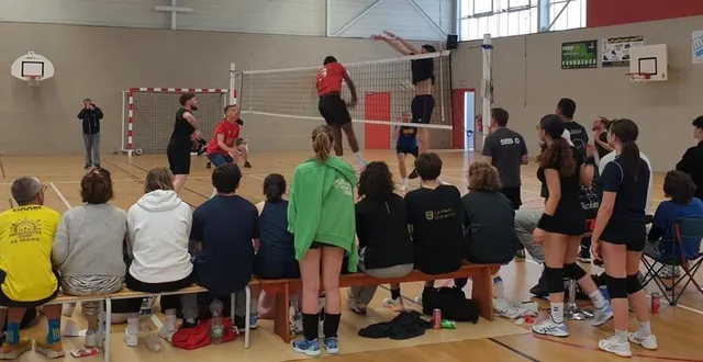 photo  un tournoi bien suivi par les amateurs.  &copy;  le maine libre 