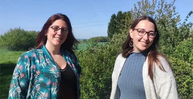 photo  julie ras et philippine carcenat : « nous avons invité d’autres créateurs et producteurs du territoire à se joindre à nous ».   &copy;  le maine libre 