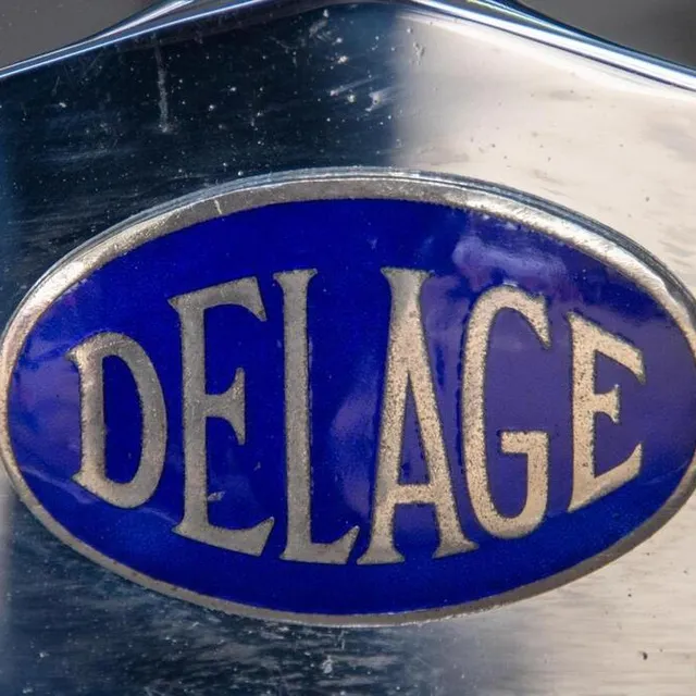 photo l’ecusson d’une delage.  ©  daniel fouray / ouest-france