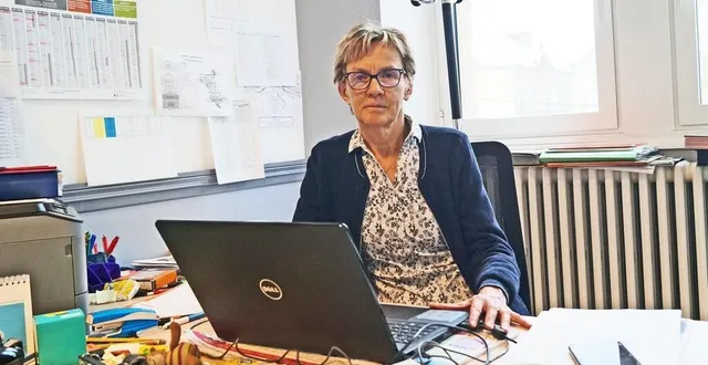 photo  retraitée de la fonction publique hospitalière, josette porquet est présente dans son bureau à la mairie, sur un temps plus que complet, pour assurer la gestion de la commune, mais aussi de la cdc, en qualité de première vice-présidente chargée des finances et du personnel.  &copy;  ouest-france 