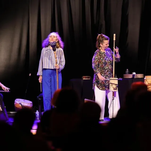 photo en after, il y a eu des performances surprenantes, comme le chant occitan de la mal coiffée.  ©  ouest-france