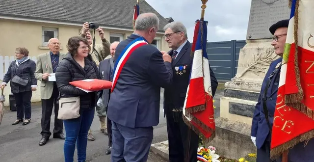 photo  claude engoulvent a été décoré en tant que porte-drapeau.  &copy;  le maine libre 