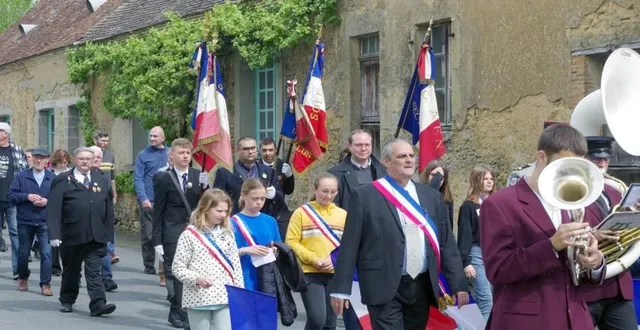 photo  le défilé lors de la commémoration du souvenir.  &copy;  le maine libre 