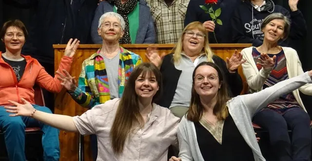 photo  le théâtre de l’escarpin compte onze comédiens de 28 à 70 ans.  &copy;  ouest-france 