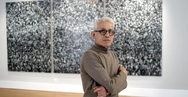 photo  philippe cognée est une des figures majeures de la scène artistique française contemporaine. il est connu pour ses peintures à l’encaustique dont il détourne l’usage traditionnel pour dissoudre les éléments représentés dans la matière picturale à l’aide d’un fer à repasser.  &copy;  marc ollivier/ouest-france 