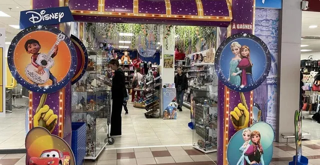 photo  une boutique éphémère disney est ouverte dans la galerie de leclerc alençon jusqu’au 27 mai 2023.  &copy;  ouest-france 