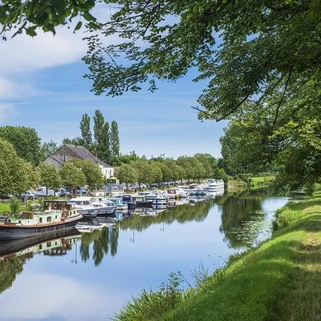 photo le canal de nantes à brest, au niveau de blain (loire-atlantique).  ©  franck guiziou / hemis.fr