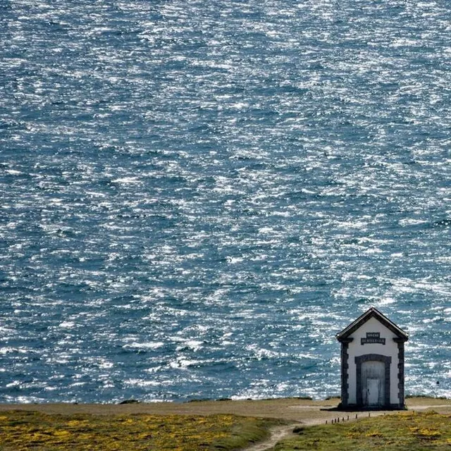 photo belle-île-en-mer (morbihan), sur le sentier côtier.  ©  jean-michel niester / ouest-france