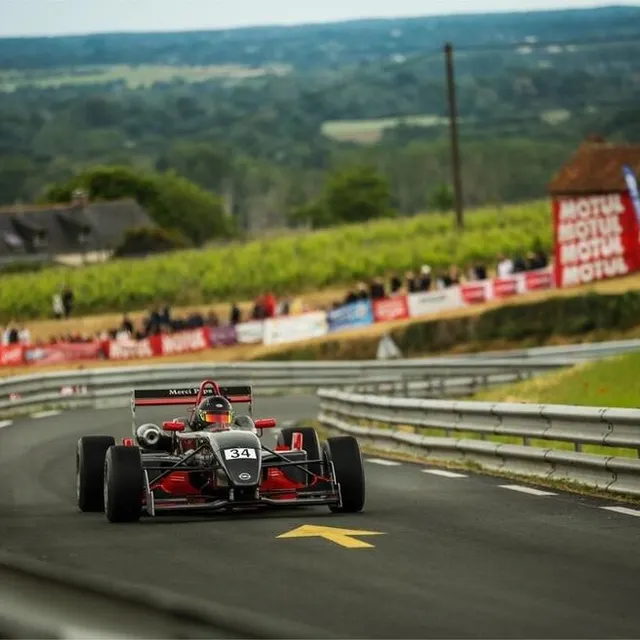 photo les prototypes peuvent dépasser les 200 km en vitesse de pointe.  ©  nicolas millet