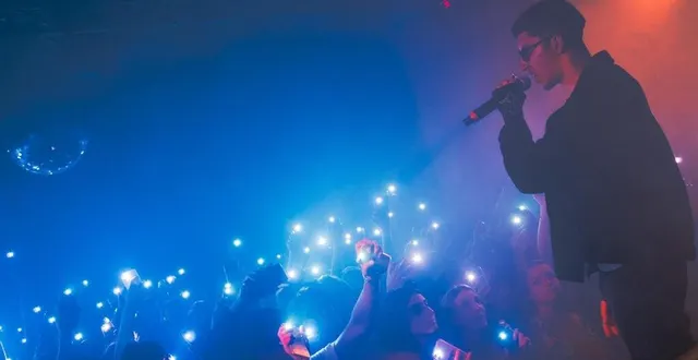 photo  allebou donnera un concert exceptionnel le samedi 27 mai prochain à l’oasis.  &copy;  susanoô 