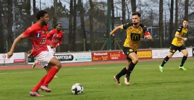photo  flers (à gauche) et deauville (à droite) sont à la lutte pour l’accession en n3.  &copy;  serge ruer 