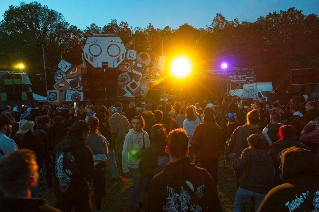 Teknival dans l’Indre les départs se poursuivent, l’événement devrait