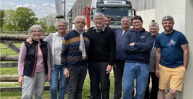 photo  le président et les organisateurs, avec le maire de sainte-gauburge.  &copy;  ouest-france 