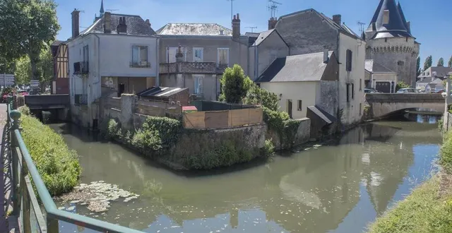 photo  la ferté-bernard cité de caractère avec ses canaux  &copy;  archives ouest france 