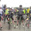 photo  après le ravitaillement, les cyclistes étaient prêts pour la deuxième partie du circuit. 