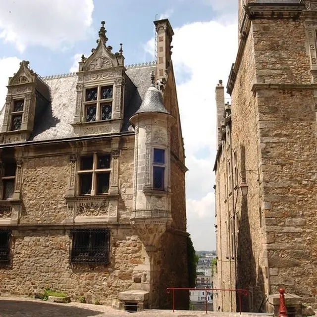 photo la cité plantagenêt, au cœur de la ville du mans, dans la sarthe.  ©  moussé / ville du mans