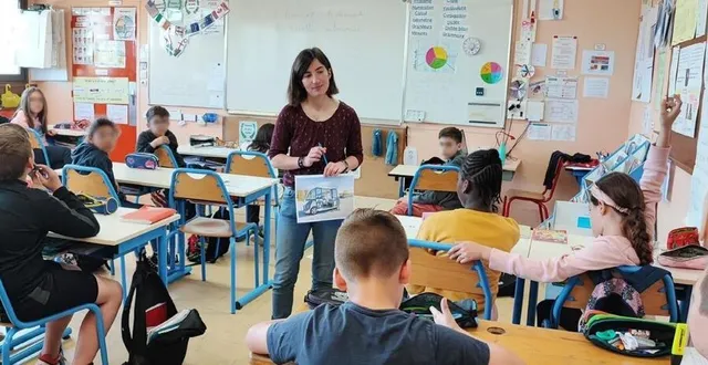 photo  marion brethereau invitée dans la classe de mathilde naudon.  &copy;  cdc des collines du perche normand 