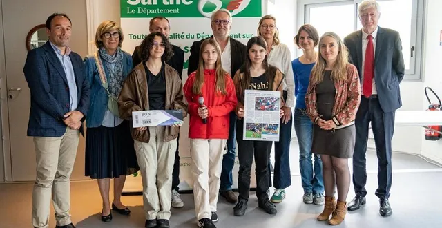 photo  la classe du collège ambroise paré du mans a reçu le premier prix du challenge d’écriture.  &copy;  le maine libre xavier sarrat 