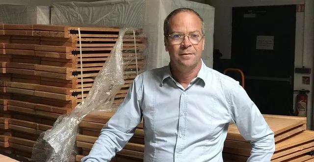 photo  alain ridaoui est maître composteur et chef de projet biodéchets et prévention au sirtom flers-condé. dans l’entrepôt du sirtom basé à messei, dans l’orne, les composts sont assemblés.  &copy;  ouest-france 