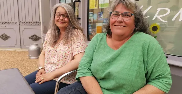 photo  karine gohier et delphine couléard font évoluer les services pour rendre attractif leur commerce ouvert il y a un an.  &copy;  ouest-france 