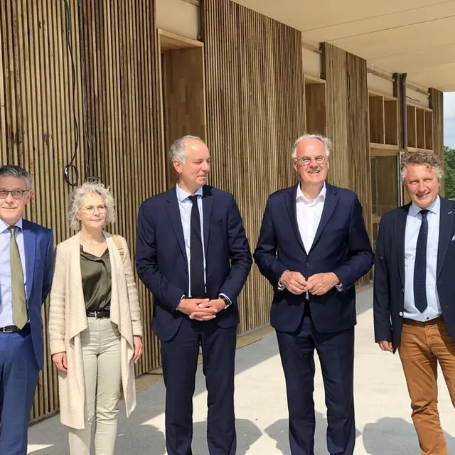 photo de gauche à droite, philippe leraitre, représentant du sgar normandie, isabelle rioux, sous-préfète, sébastien jallet, préfet, christophe de balorre, président du département, et sébastien leroux, directeur du haras du pin.  ©  ouest-france