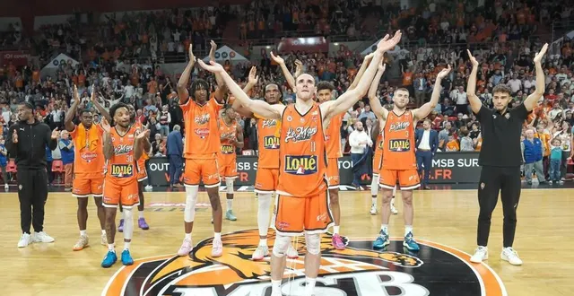 photo  le clapping de « captain terry » avec ses coéquipiers.  &copy;  dominique breugnot 