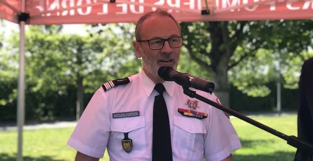 photo  le colonel dominique portenard, lors de sa cérémonie de départ du sdis de l’orne.  &copy;  ouest-france 