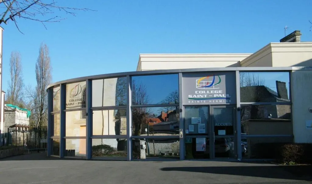 SainteHermine. Arbre effondré à SaintPaul la structure mise en