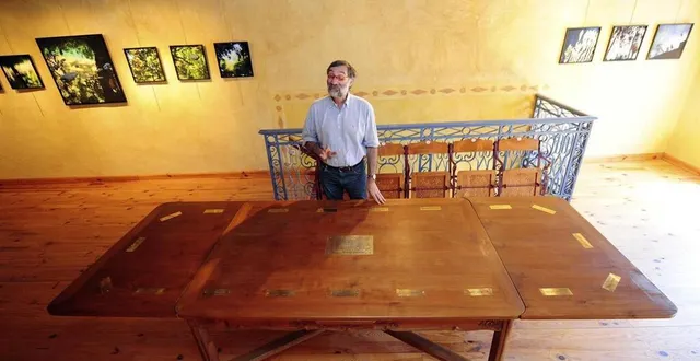 photo  c’est autour de cette table, (ici chez philippe corbin en 2013 à dollon) que jean moulin et 18 personnes ont lancé le conseil national de la résistance.  &copy;  archives 