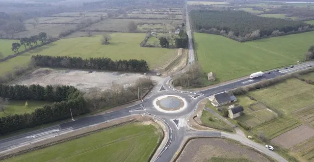 photo  vue aérienne du nouveau giratoire alors qu'il était en finalisation, le 3 mars dernier.  &copy;  cd72 