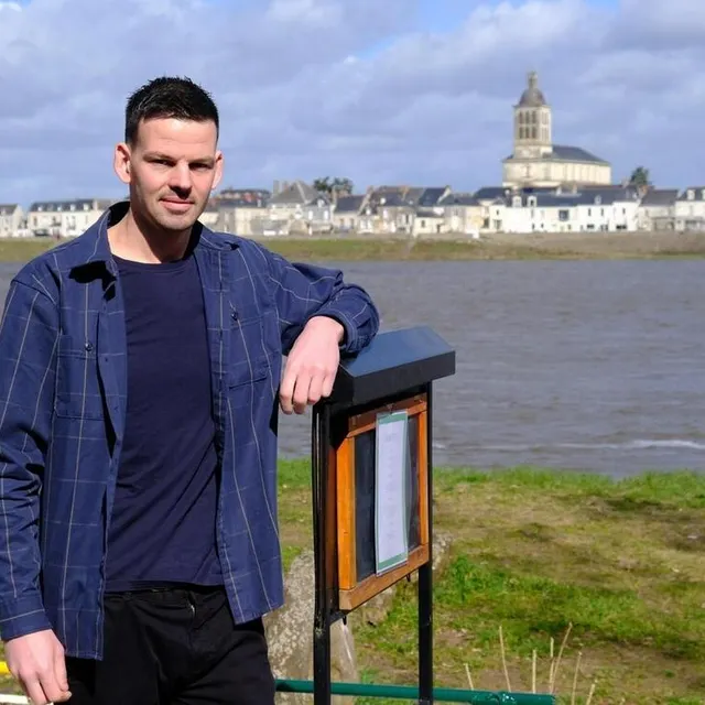 photo leo scolabrino, le jeune chef qui a repris la riviera, à saint-rémy-la-varenne, face à saint-mathurin-sur-loire.  ©  archives ouest-france