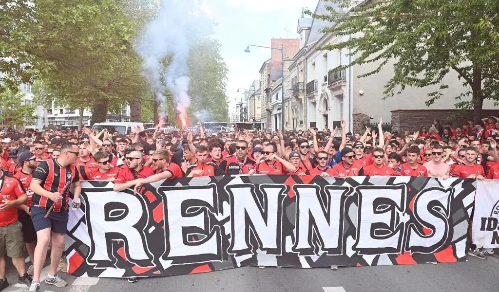 RARE ANCIEN FANION )) STADE RENNAIS FC * SUPPORTER CLUB ALLEZ RENNES