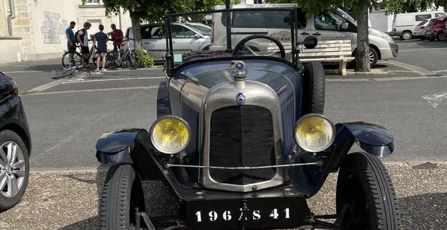 photo  une citroën place jeanne-bourin qui serait la bienvenue à la parade des véhicules anciens.  &copy;  le maine libre 