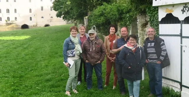 photo  les organisateurs peaufinent les derniers détails pour refaire vivre les belles années de la fête de la plage, à parcé-sur-sarthe, à l’occasion de ses 90 ans, vendredi 2 juin.  &copy;  ouest-france 