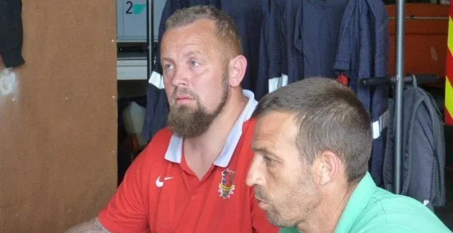 photo  sébastien connuau, président de l’amicale des pompiers de bazouges, et sébastien jousseaume, vice-président, ont fait avec le bureau de l’amicale le point sur les activités en cours ou à venir  &copy;  ouest-france 