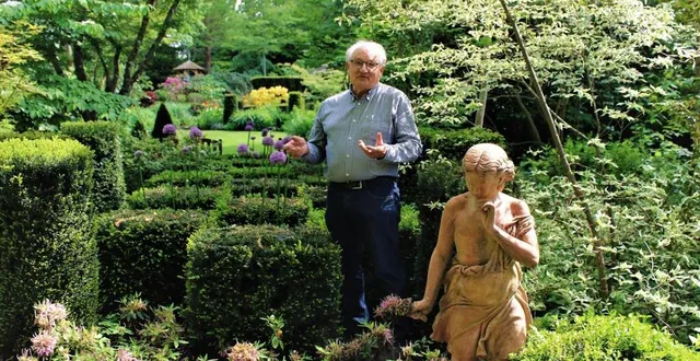 photo  les tulipes ont laissé la place aux rhododendrons et les érables se piquent des ails bleutés.  &copy;  ouest-france 