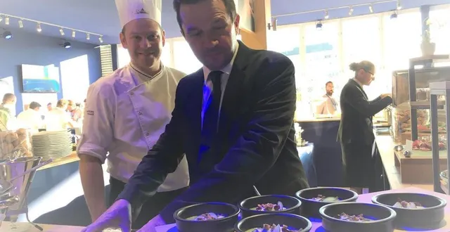 photo  en cuisine, les nouveaux plats servis aux clients de renaud traiteur ont fait l’objet de dégustation avant validation par les clients.  &copy;  dr 