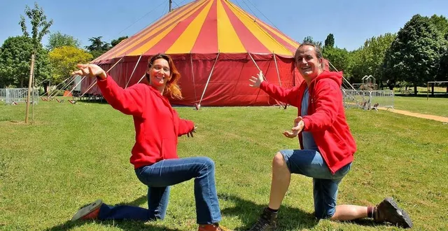 photo  joséphine poussier-david et nicolas david, de la houlala compagnie, invitent à venir découvrir les premiers spectacles sous leur chapiteau, à partir de ce vendredi 2 juin 2023, à auvers-le-hamon.  &copy;  ouest-france 