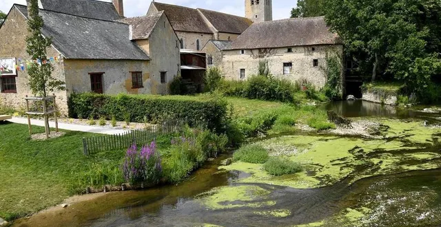 photo  le village d’asnières-sur-vègre, en sarthe, est partagé entre le bourg médiéval et une architecture plus moderne héritée de l’exploitation de ses ressources géologiques au xixe siècle.  &copy;  marc roger/ archives ouest-france 