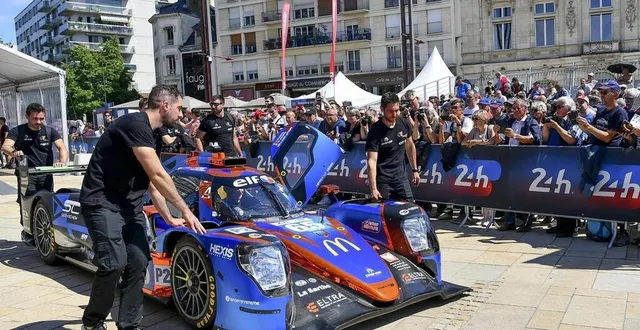 photo  le pesage est la meilleure occasion de voir de près les bolides qui vont participer aux 24 heures du mans.  &copy;  photo archives le maine libre – yvon loué 