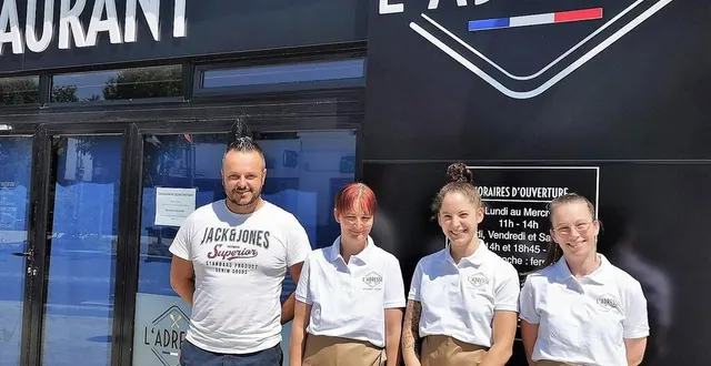 photo  julien laissus et ses serveuses, hélène (à droite), mélanie et ludivine, devant la vitrine et sa nouvelle enseigne l’adresse. à l’intérieur, un poster géant avec voitures gagnantes au mans, christiansen et pescarolo, rappelle les 24 heures.  &copy;  le maine libre 