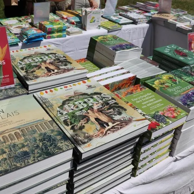 photo le prix redouté, prix du plus beau livre de jardin de l’année, est remis lors de chaque édition de la fête des jardiniers, au lude (sarthe).  ©  ouest-france