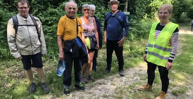 photo  françoise leguay, à droite, est la présidente de l’association des villageois de gréez.  &copy;  le maine libre 