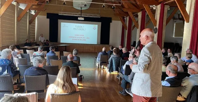 photo  une cinquantaine de personnes ont assisté à la réunion d’information sur la fusion des communes de bellême et de saint-martin-du-vieux-bellême.  &copy;  ouest-france 