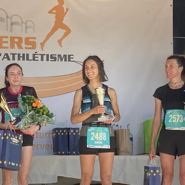 photo chez les féminines, c’est marine chevreul au centre qui l’a emporté, suivi de camille renou à droite et élodie fregnaucourt.  ©  ouest-france