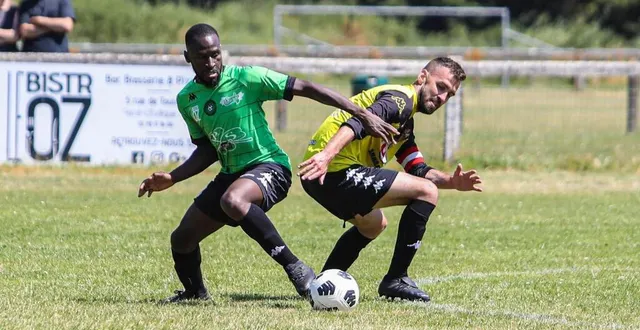 photo  largement battu par arnage, yvré descend en district.  &copy;  le maine libre 